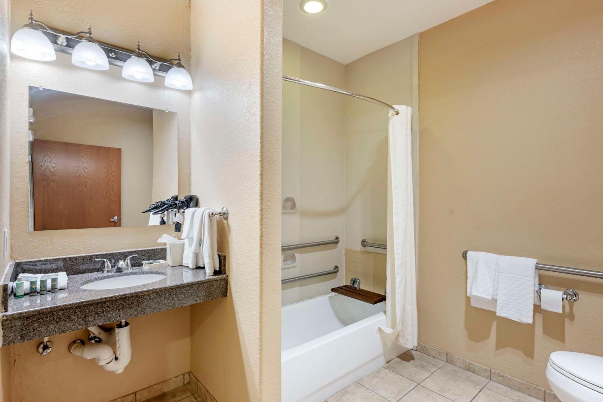 Best Western Lubbock West Inn & Suites Exterior photo
