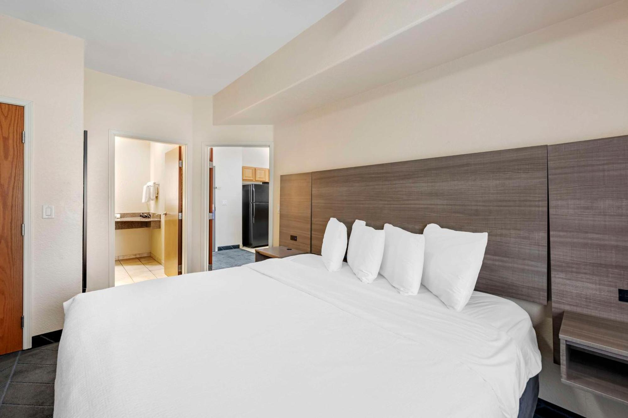 Best Western Lubbock West Inn & Suites Exterior photo