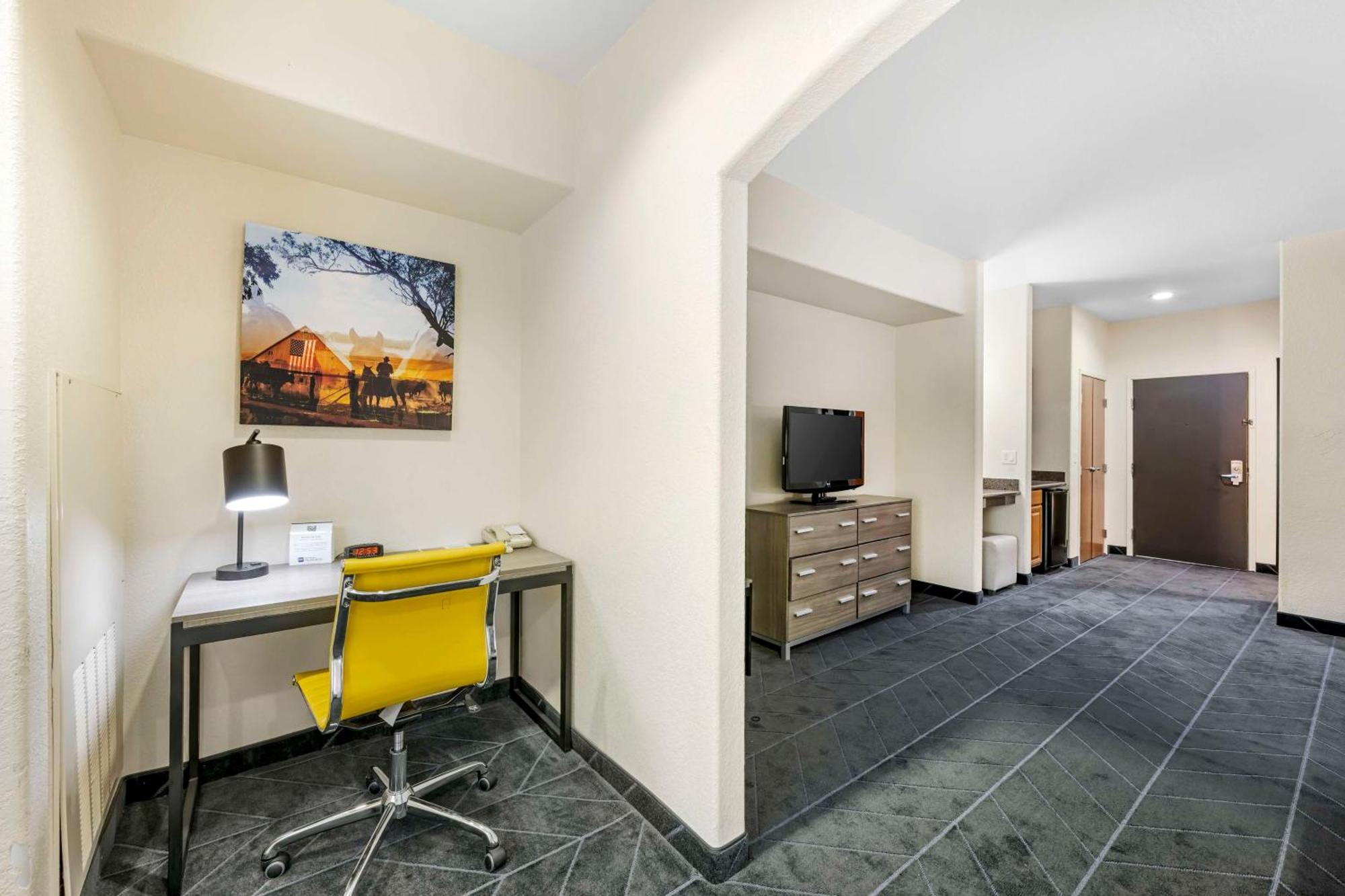 Best Western Lubbock West Inn & Suites Exterior photo